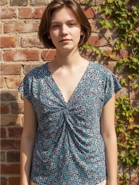 Susan Lawrence Teal and Gray Floral Twist-Front V-Neck Blouse